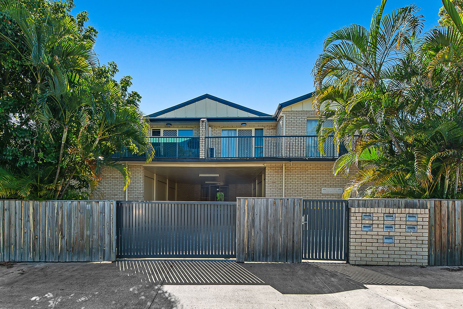 2 bedrooms Apartment / Unit / Flat in 5/19-21 Edith Street GREENSLOPES QLD, 4120