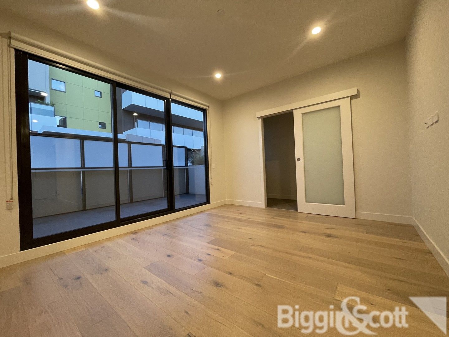 1 bedrooms Apartment / Unit / Flat in 3208/180-200 Reynolds Road DONCASTER EAST VIC, 3109