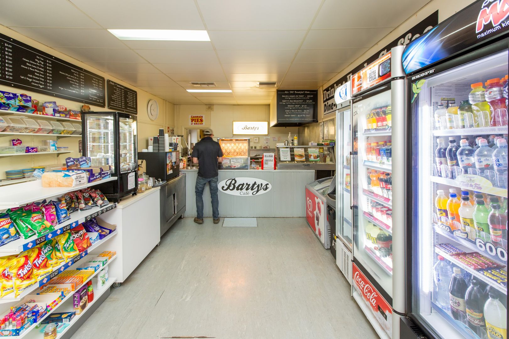 - Bartys Cafe, Coolamon NSW 2701, Image 1
