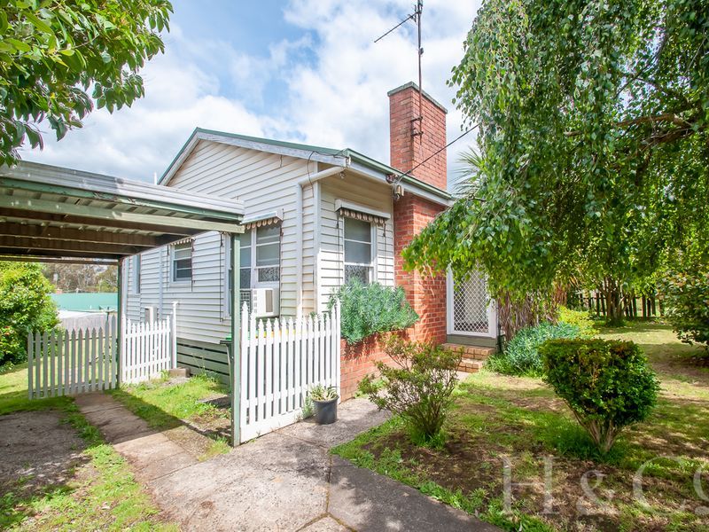 18 Centre Avenue, Warragul VIC 3820, Image 1