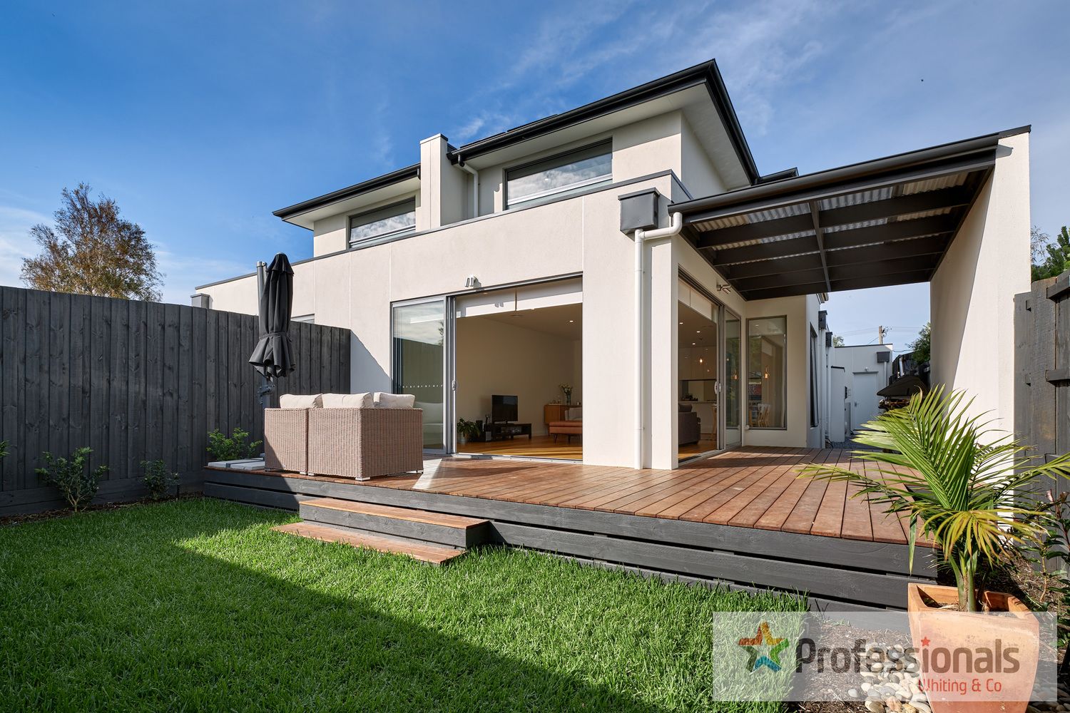 4 bedrooms Townhouse in 1A Telford Street HIGHETT VIC, 3190
