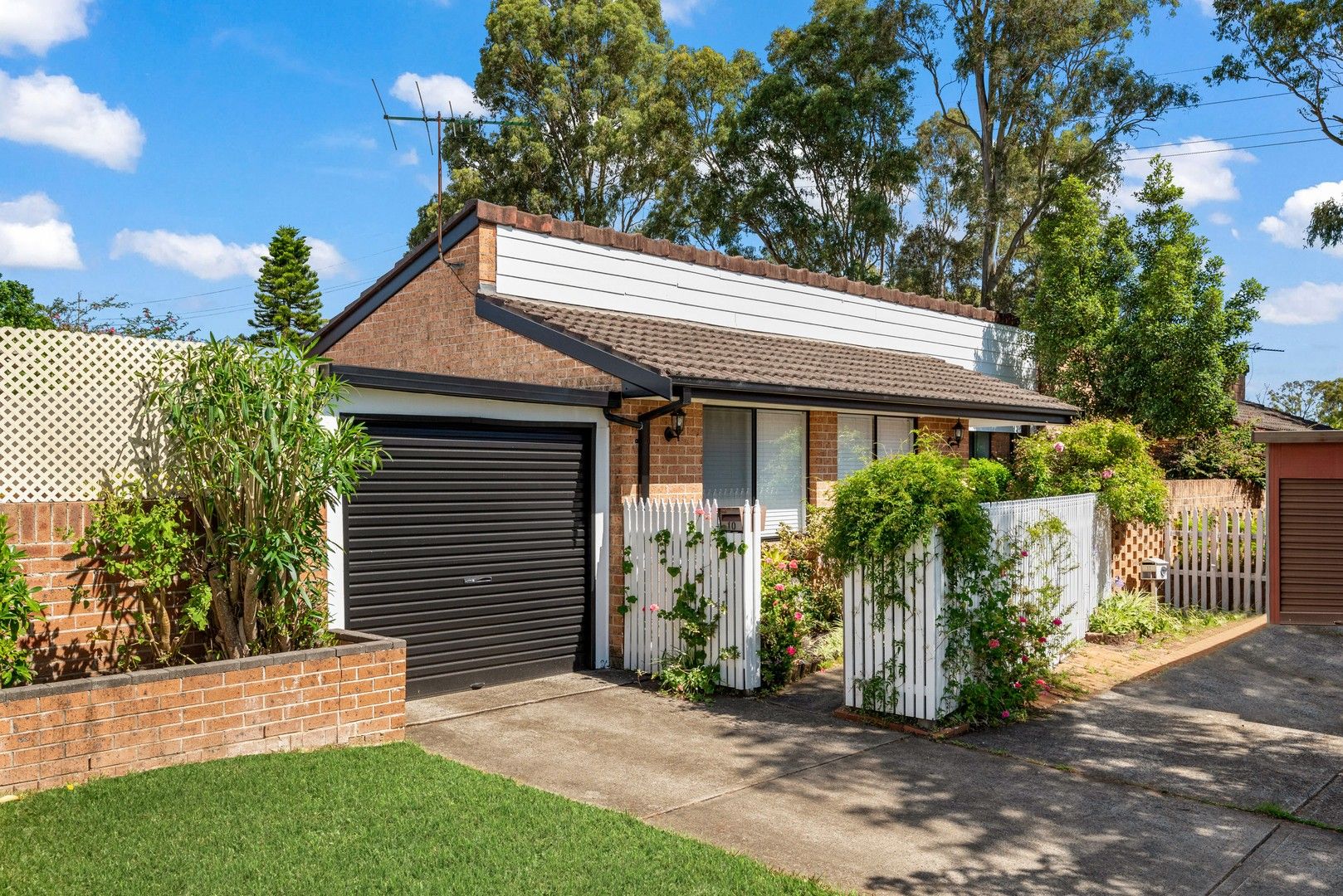 10 Cotula Place, Macquarie Fields NSW 2564, Image 0