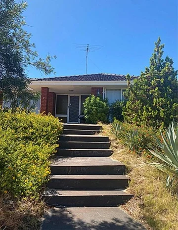 2 Oliver Street, Hillarys WA 6025