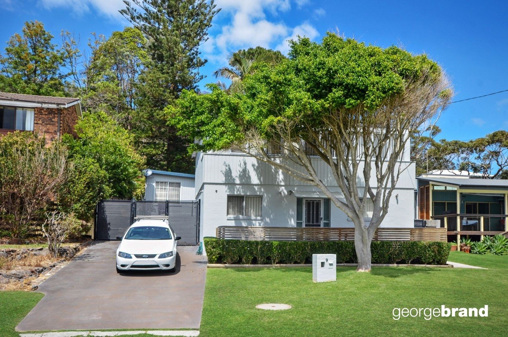 3 bedrooms House in 9 Oceano Street COPACABANA NSW, 2251