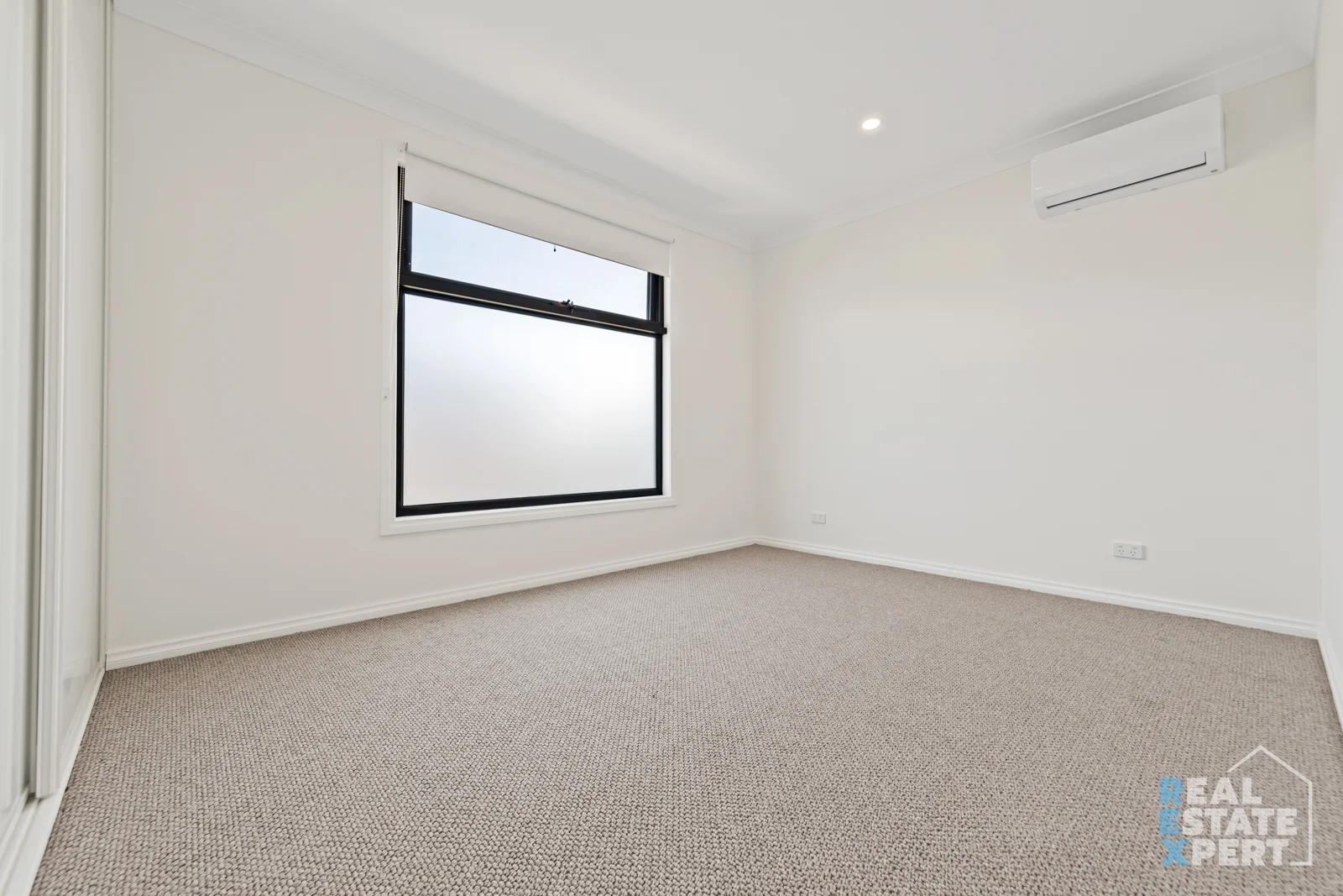 Additional image 9 of 2/5 Sylvanwood Crescent, Narre Warren VIC 3805