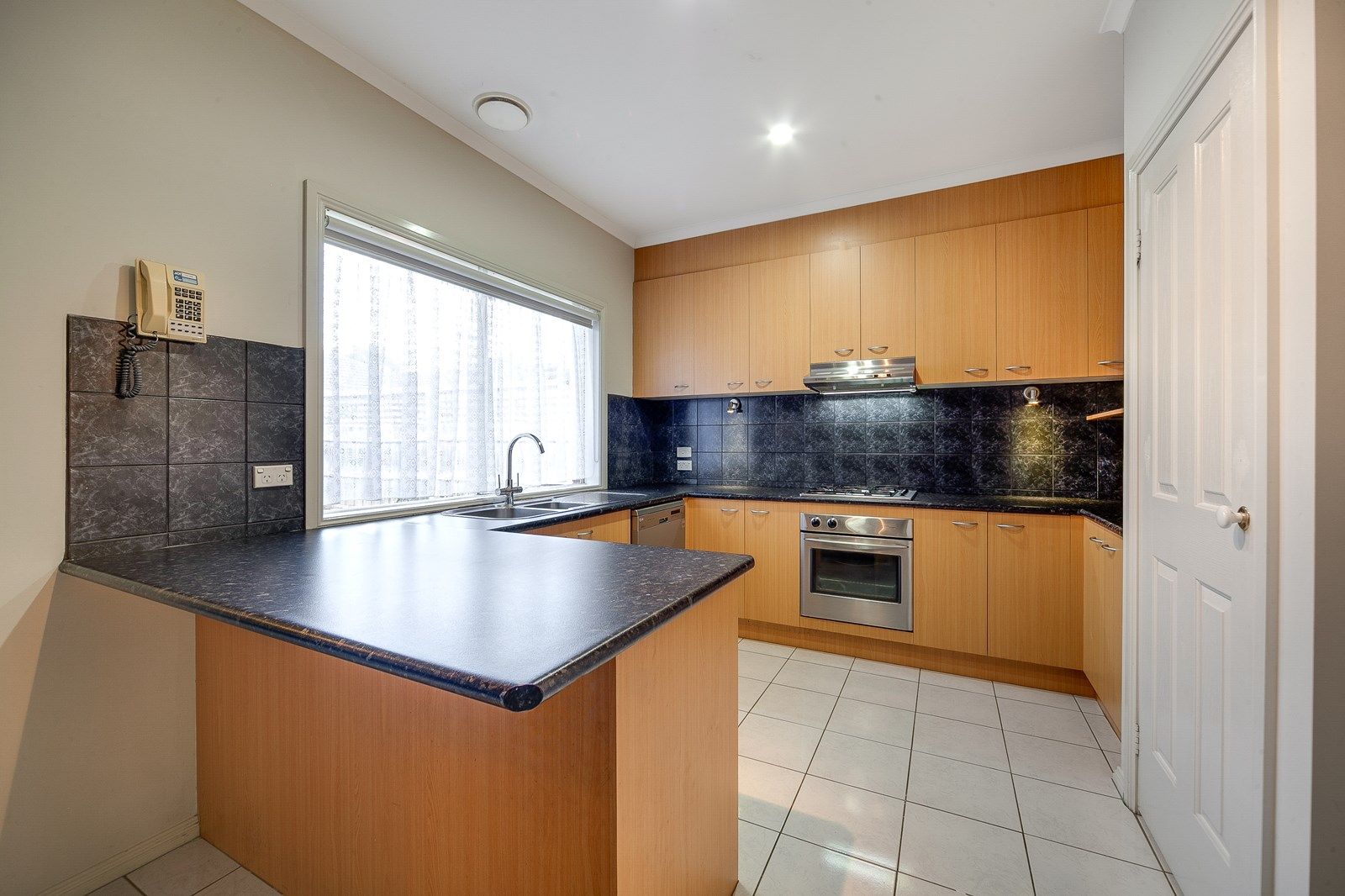 22 O'Reilly Court, Lynbrook VIC 3975, Image 2