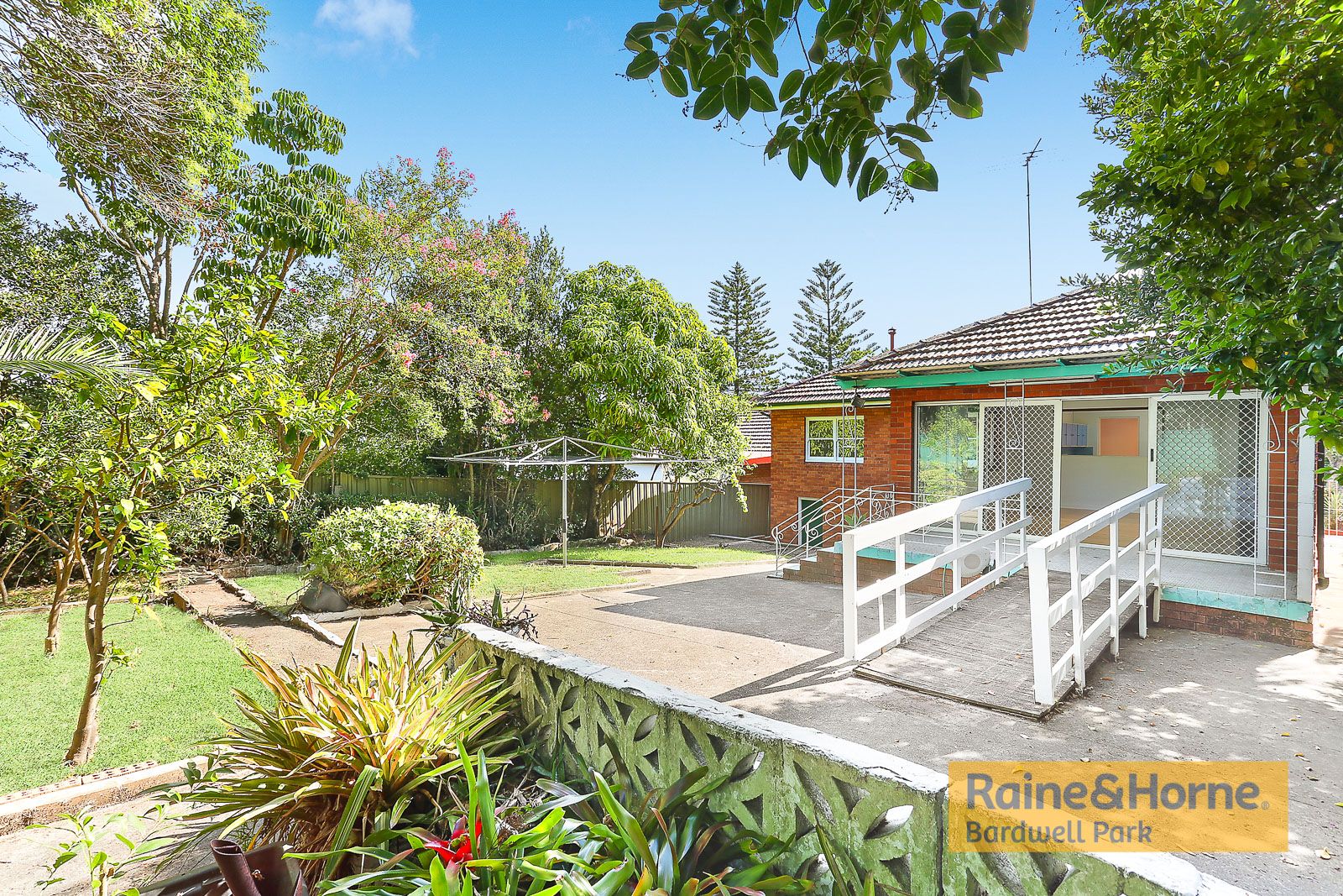 13 Rainbow Crescent, Kingsgrove NSW 2208, Image 2