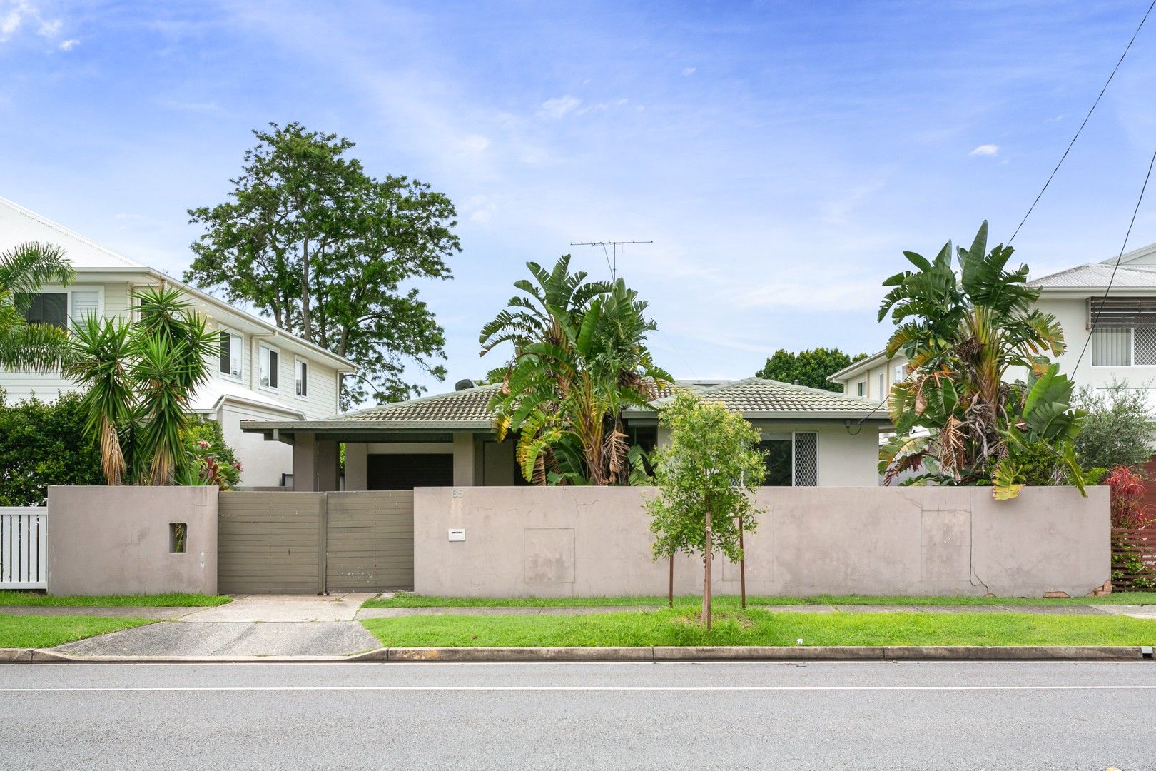 4 bedrooms House in 85 Tahiti Avenue PALM BEACH QLD, 4221