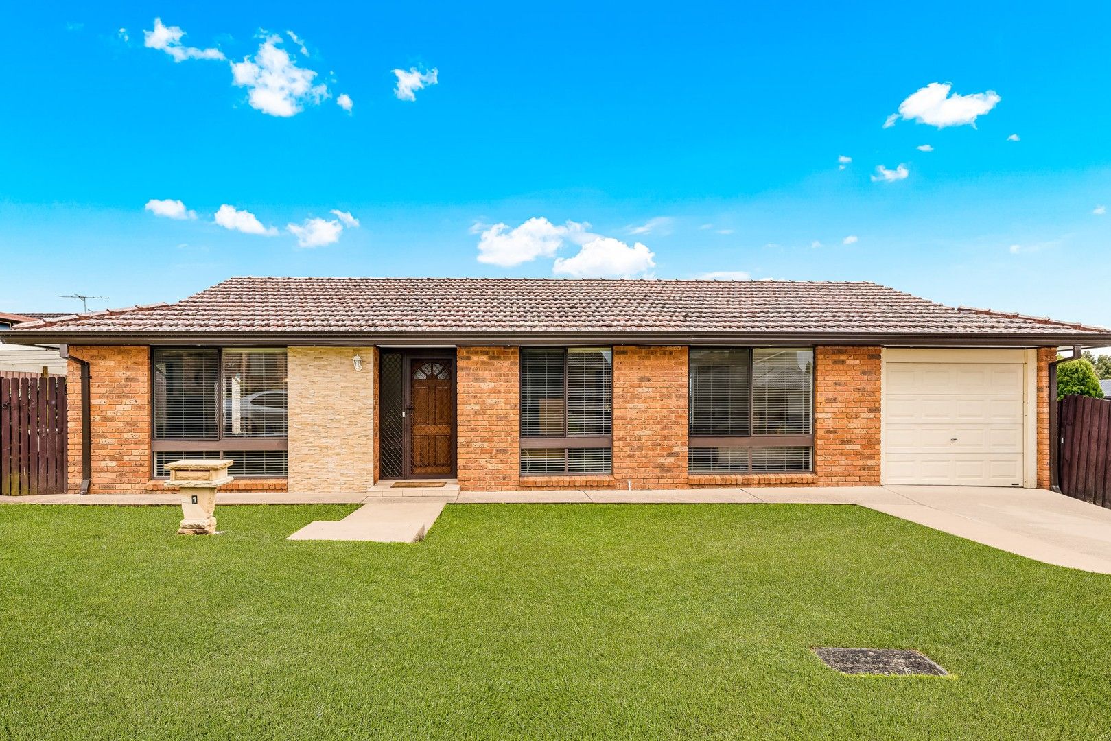 1 Seymour Place, Bossley Park NSW 2176, Image 1