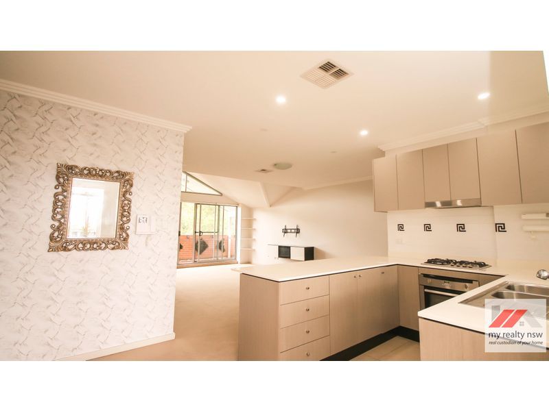 32 1 Parkside Cr Campbelltown Nsw 2560 Apartment For Rent 500 Domain