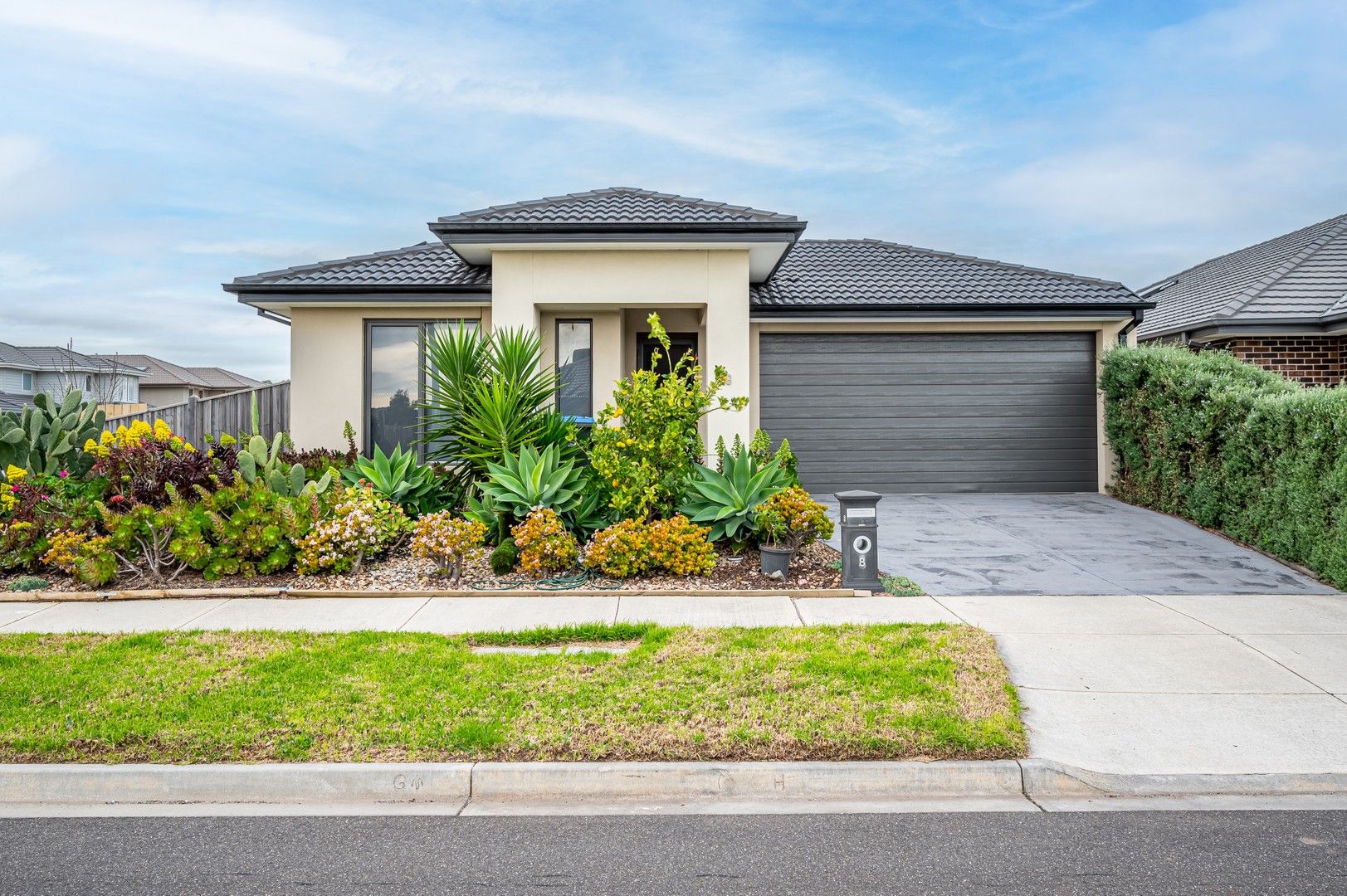 4 bedrooms House in 8 Evesham Drive POINT COOK VIC, 3030