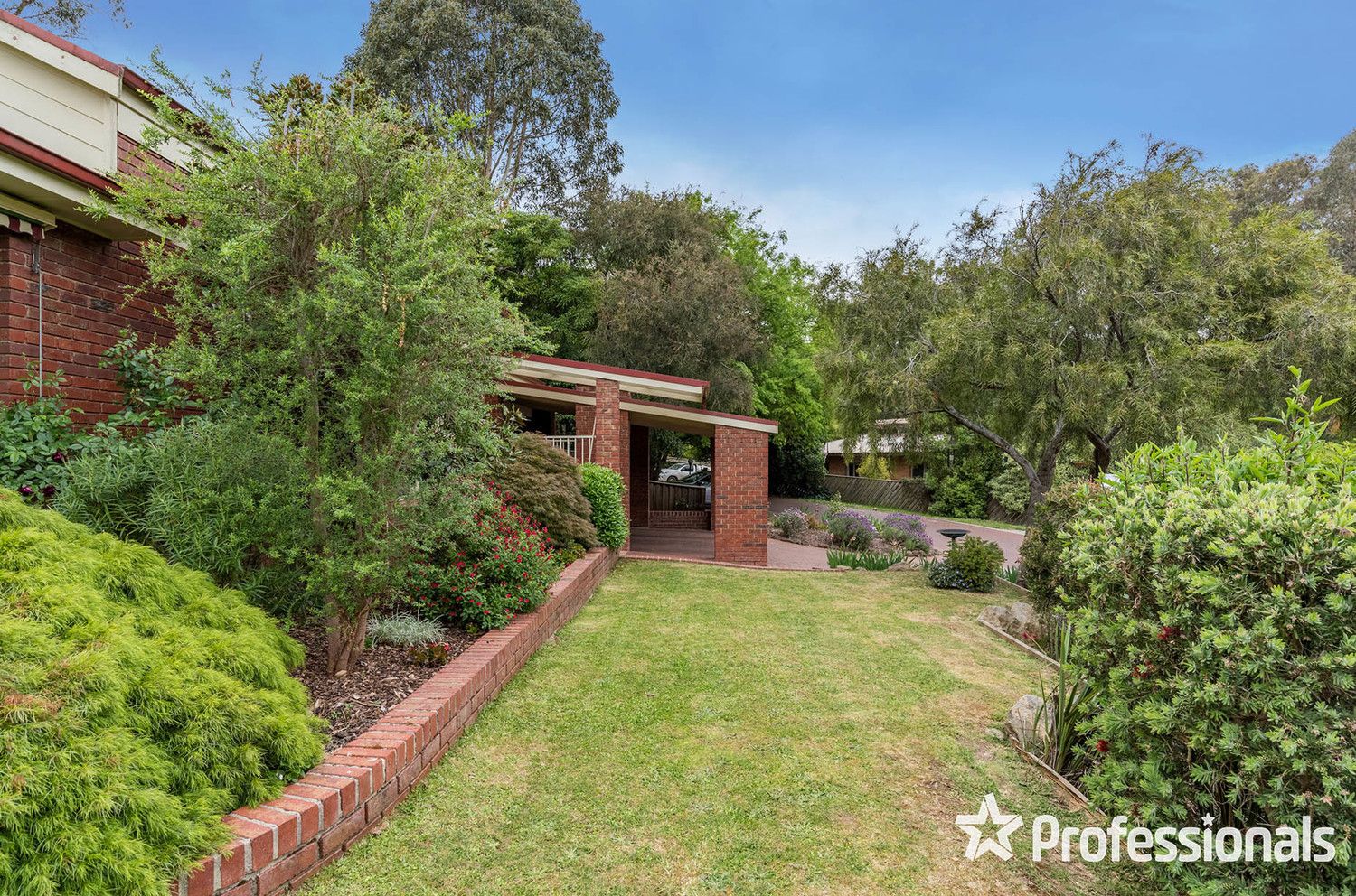 17 Graneby Rise, Mount Evelyn VIC 3796, Image 2