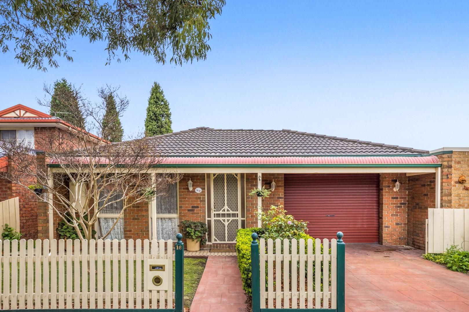 3 bedrooms House in 16 Kings Court WANTIRNA SOUTH VIC, 3152