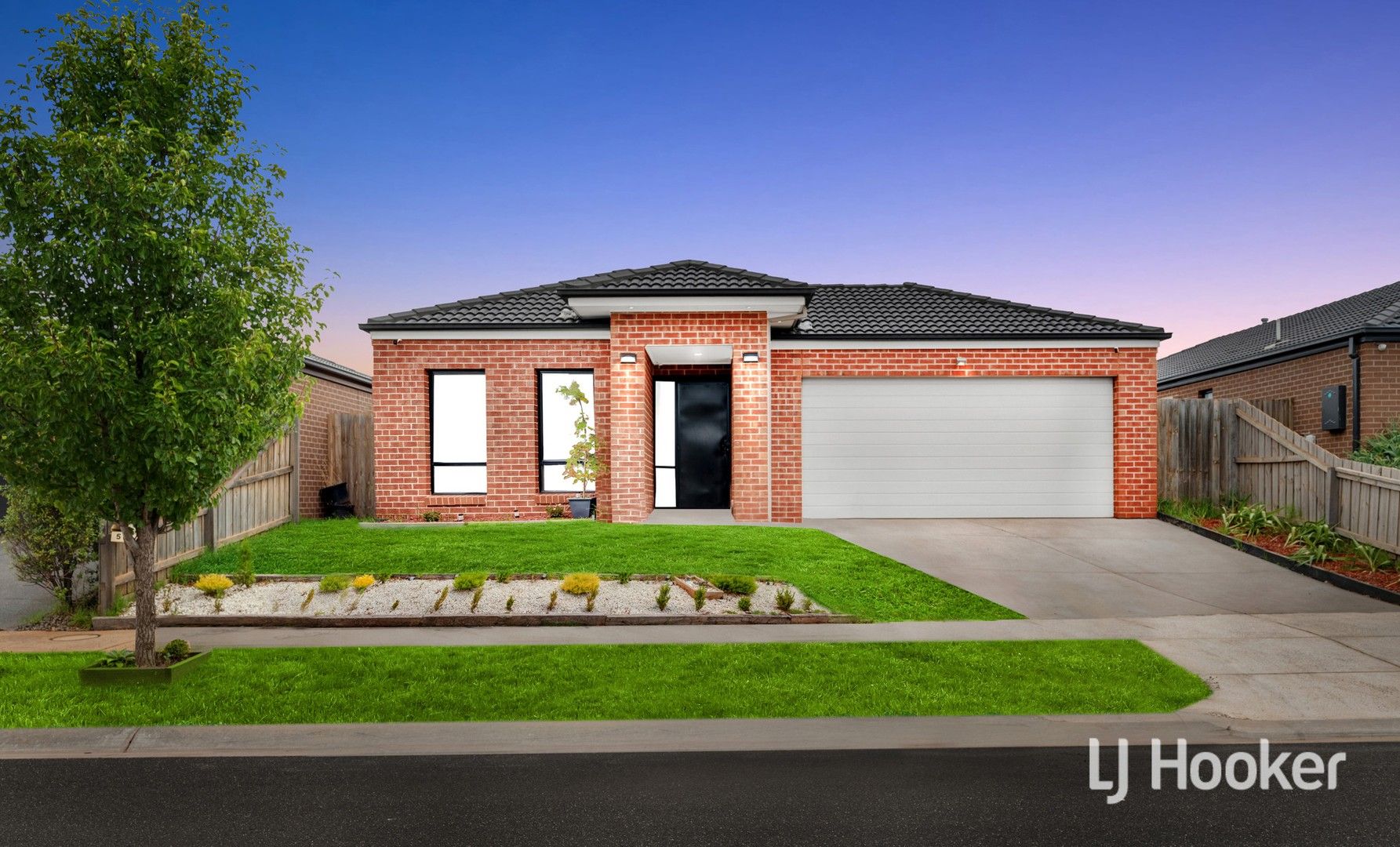 4 bedrooms House in 5 Harper Street MELTON SOUTH VIC, 3338
