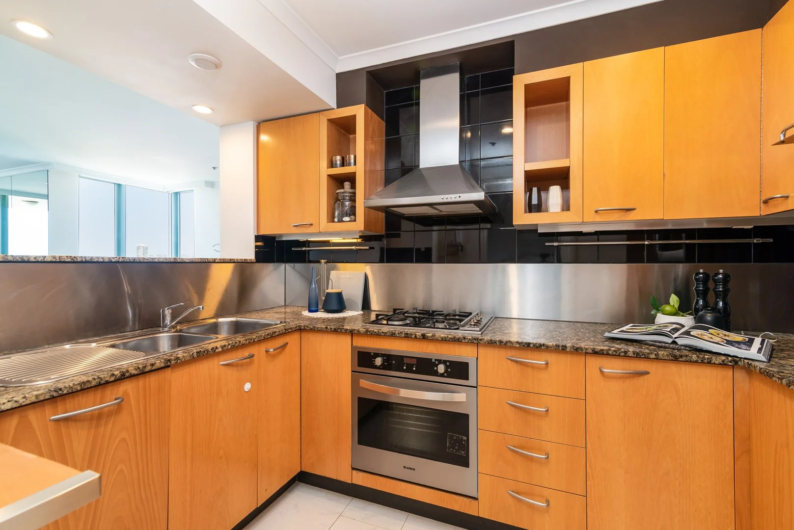 Additional image 5 of 1306/7 Rockwall Crescent, Potts Point NSW 2011