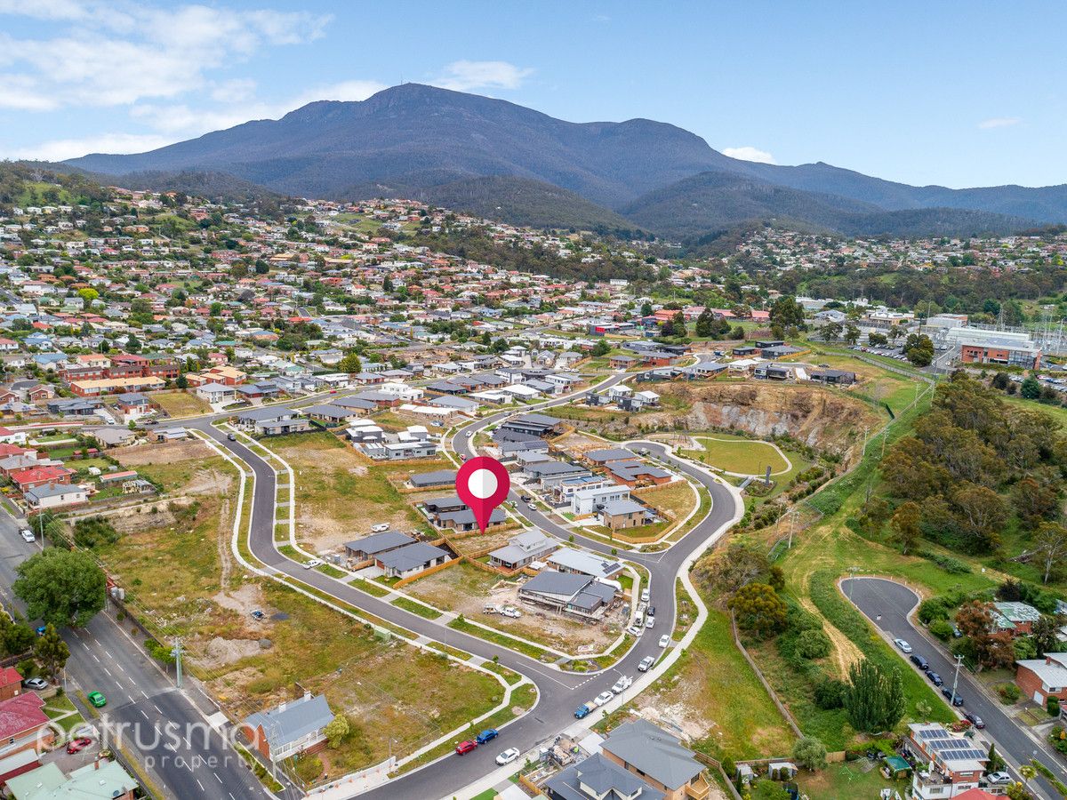31 Dowding Crescent, New Town TAS 7008, Image 0
