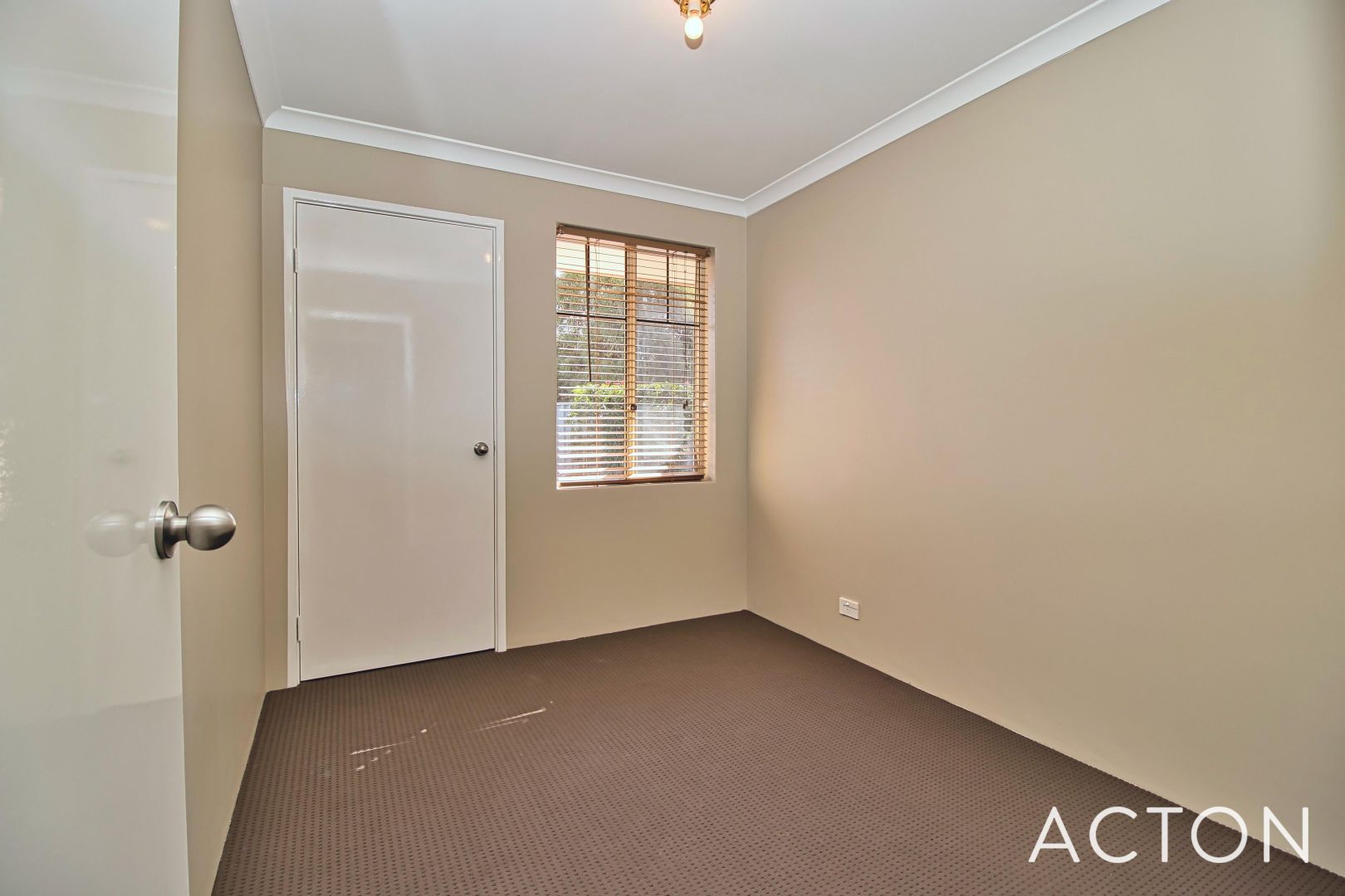 4/2 Dowling Street, Rockingham WA 6168, Image 1