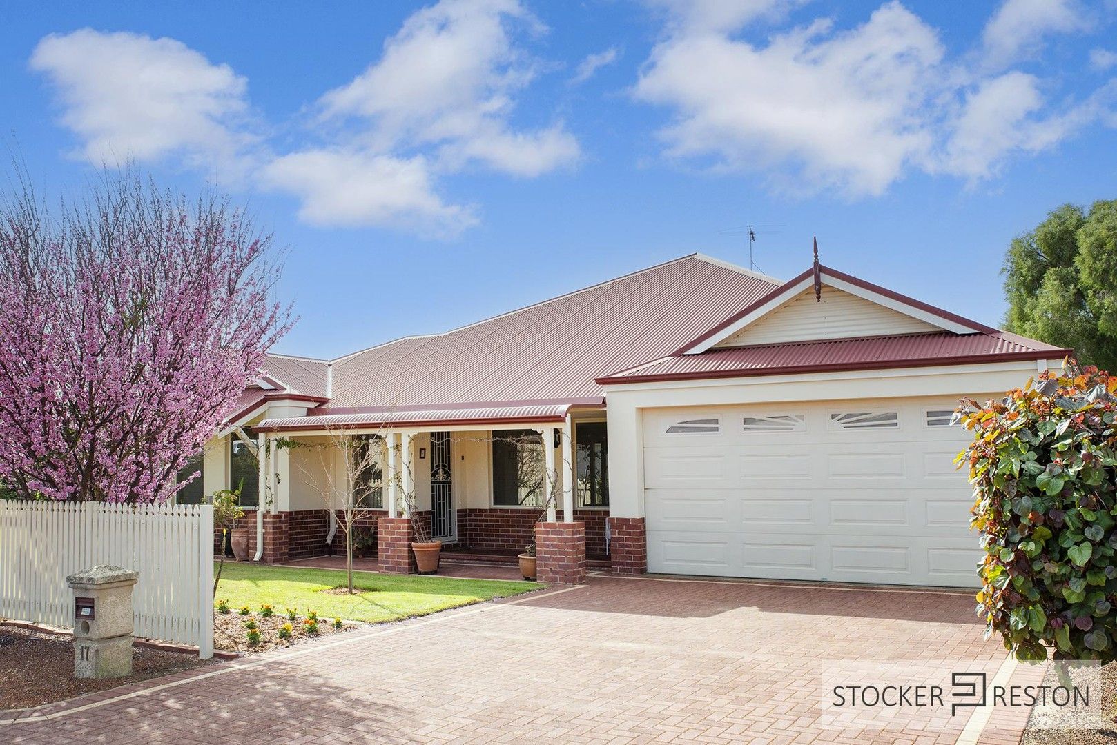 17 Beachgrove Place, Geographe WA 6280, Image 0