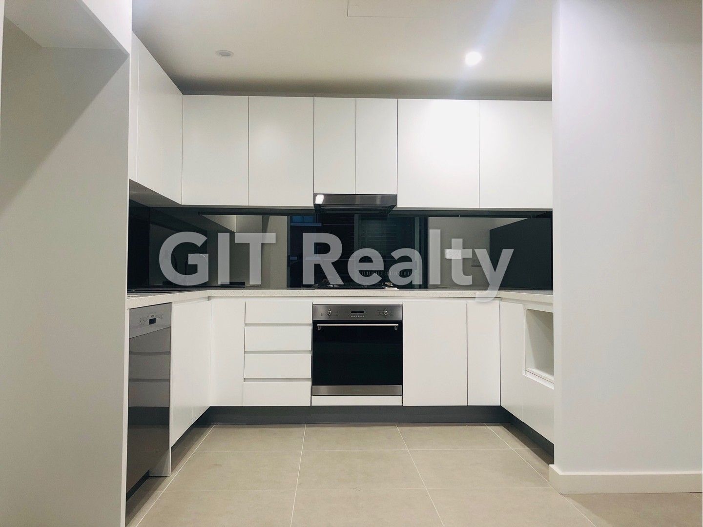 2 bedrooms Apartment / Unit / Flat in 515/260 Coward Street MASCOT NSW, 2020