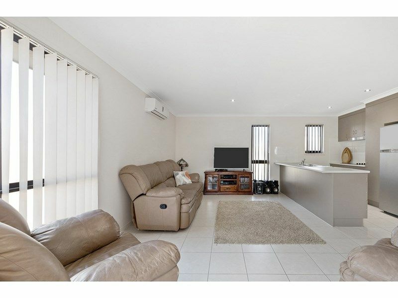 23 Florida Cres, Parkhurst QLD 4702, Image 2