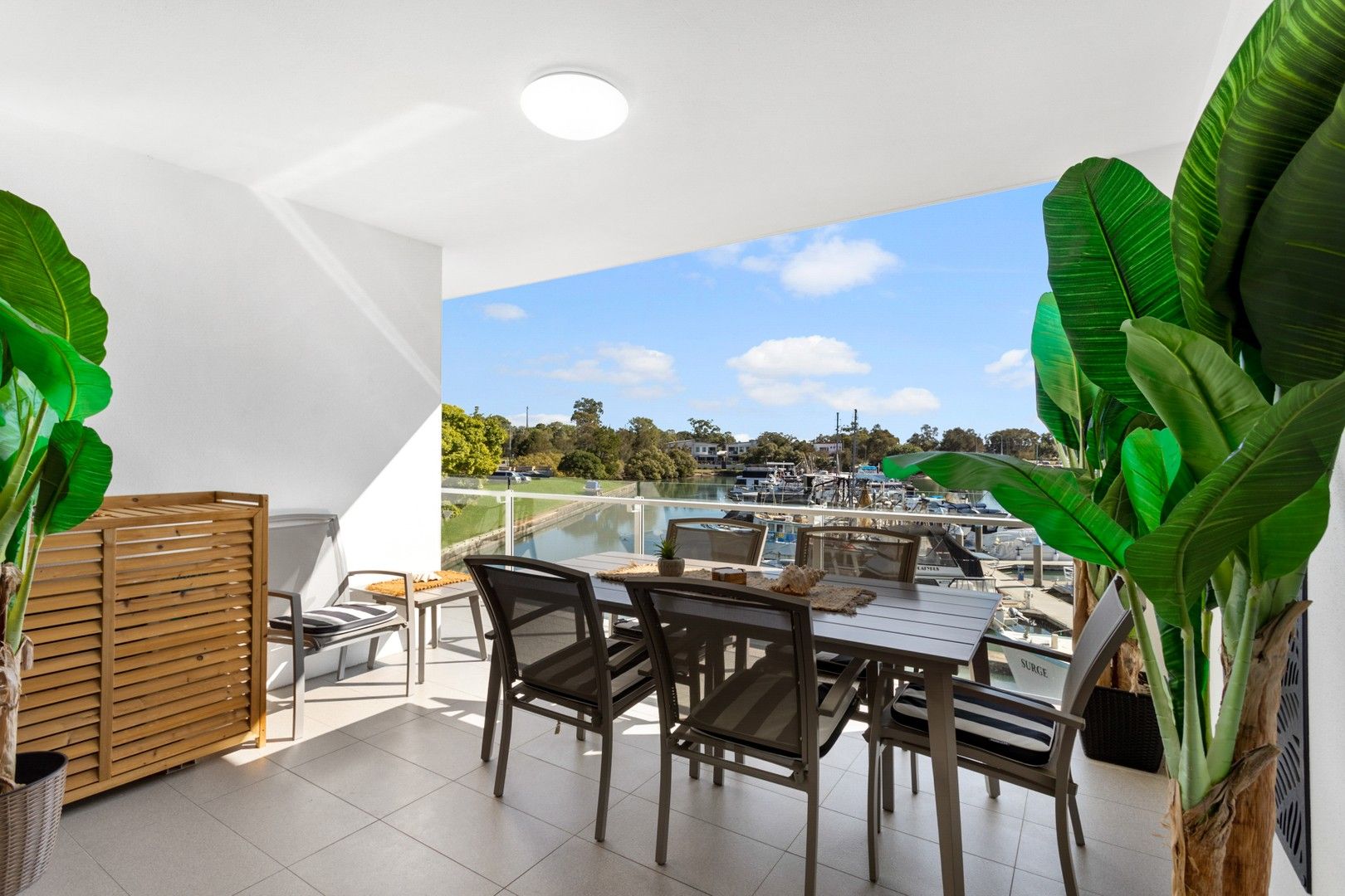 3 bedrooms Apartment / Unit / Flat in 108/3-5 Spinnaker Drive SANDSTONE POINT QLD, 4511