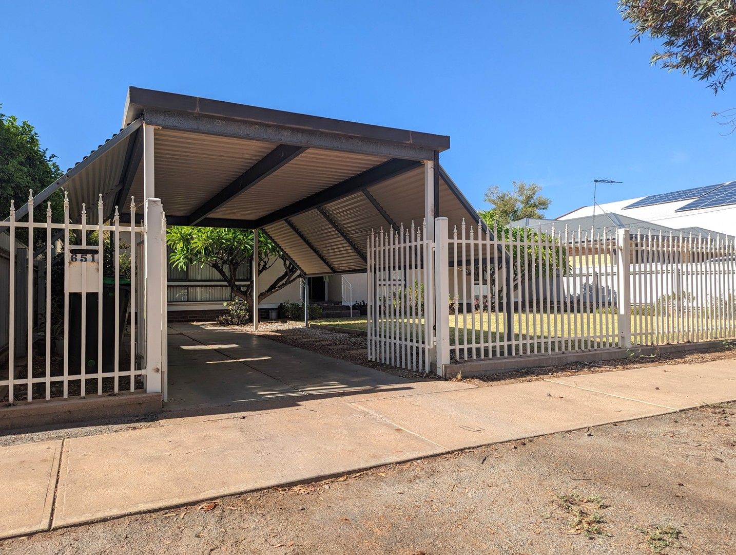 3 bedrooms House in 651 McGowen Street BROKEN HILL NSW, 2880