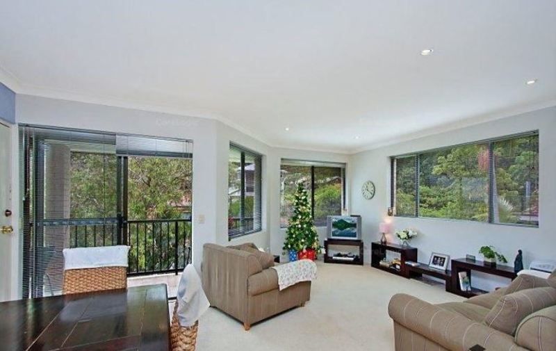 2 bedrooms Apartment / Unit / Flat in 4/6 Albert Street BURLEIGH HEADS QLD, 4220