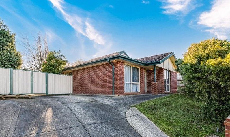 4 bedrooms House in 7 Wilmott Close BERWICK VIC, 3806