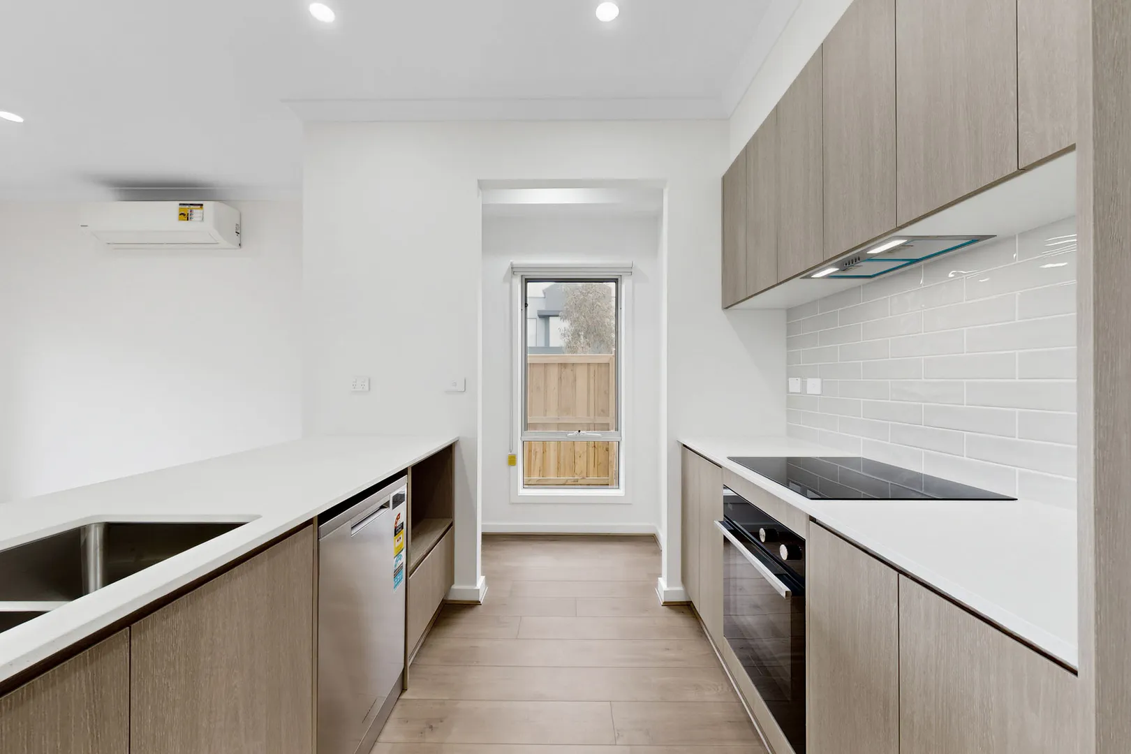 Thoughtfully Designed Family Living with Dedicated Study and Multiple Living Zones - Widok 4