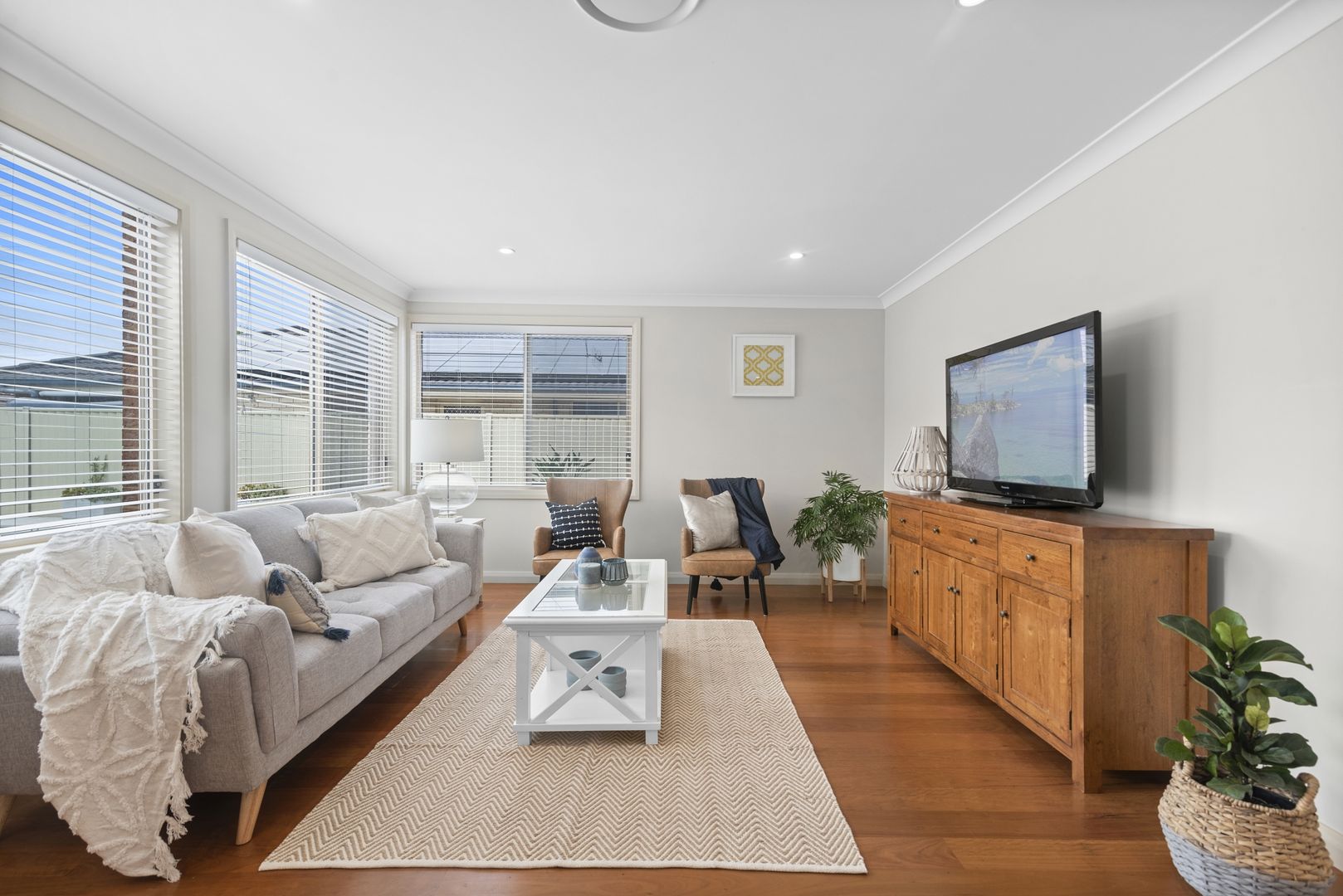 14 Blue Crane Close, Tumbi Umbi NSW 2261, Image 2