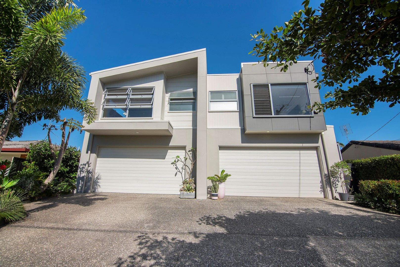 4 bedrooms Townhouse in 1/18 Muscovey Avenue PARADISE POINT QLD, 4216