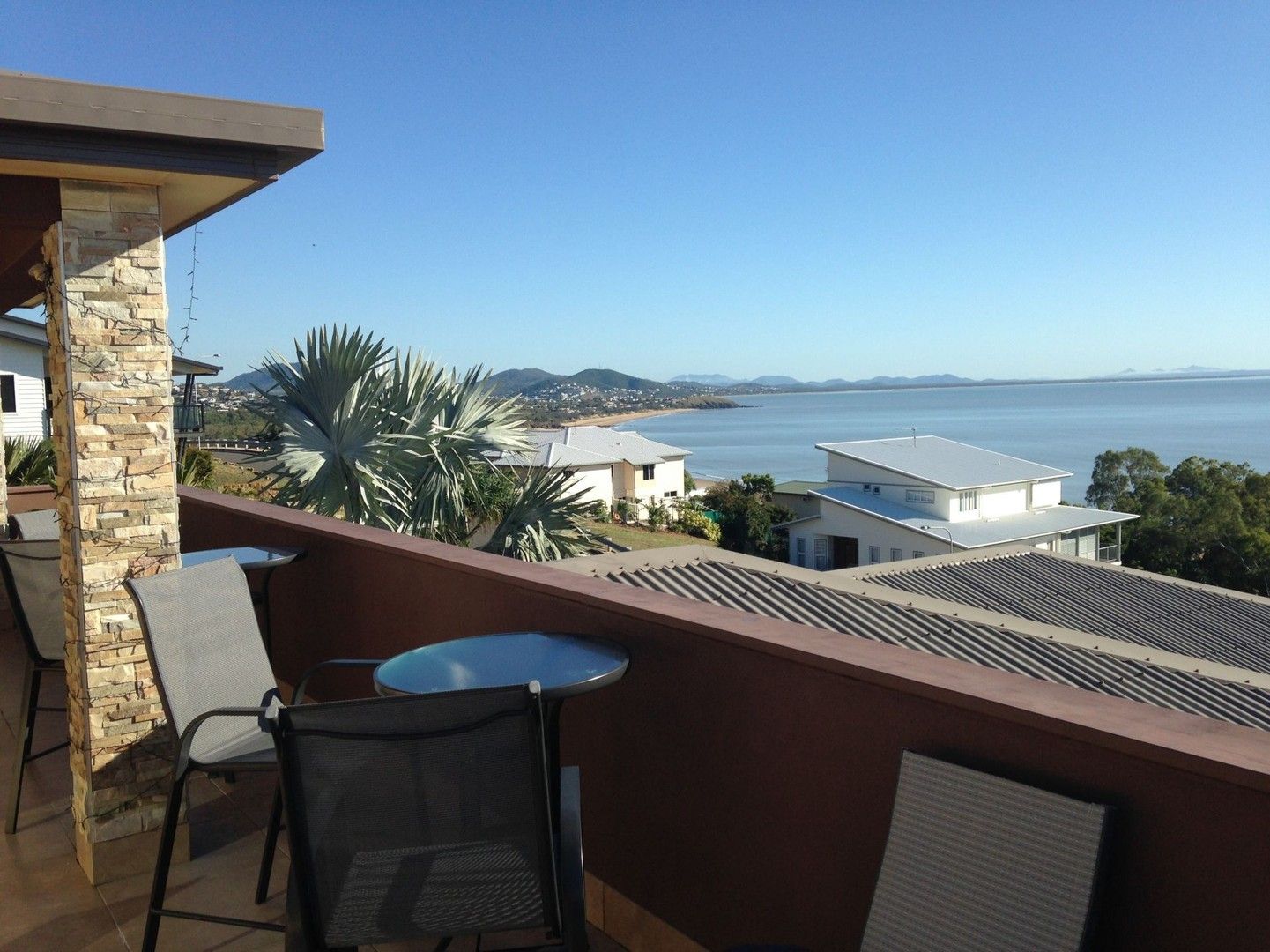 4 bedrooms House in 37 Bayview Drive LAMMERMOOR QLD, 4703