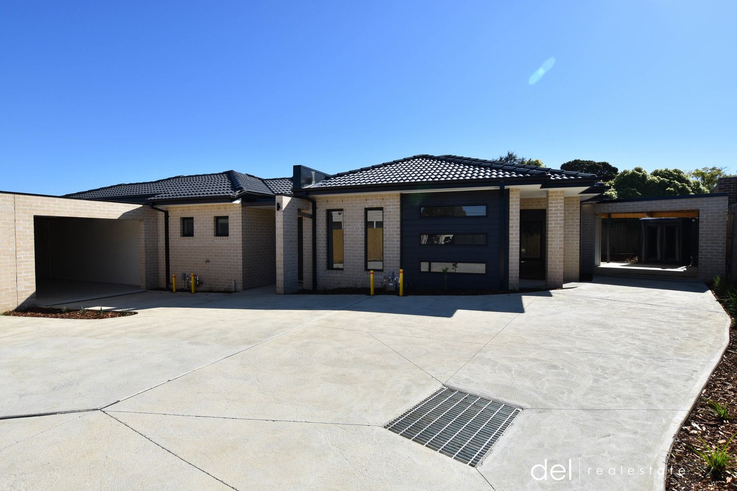 2 bedrooms Apartment / Unit / Flat in 28A Pittosporum Grove DOVETON VIC, 3177