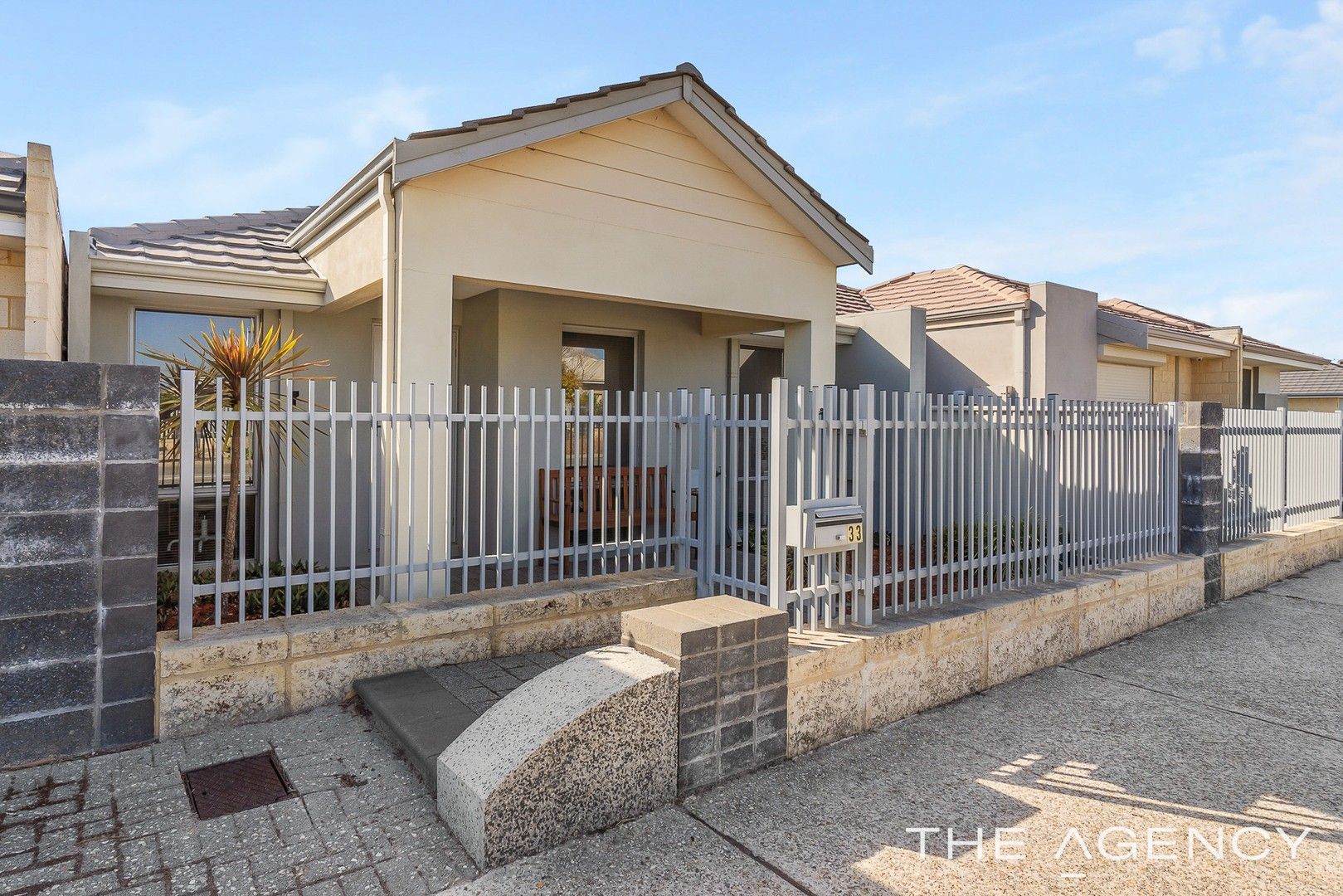 4 bedrooms House in 33 Adelong Avenue GOLDEN BAY WA, 6174