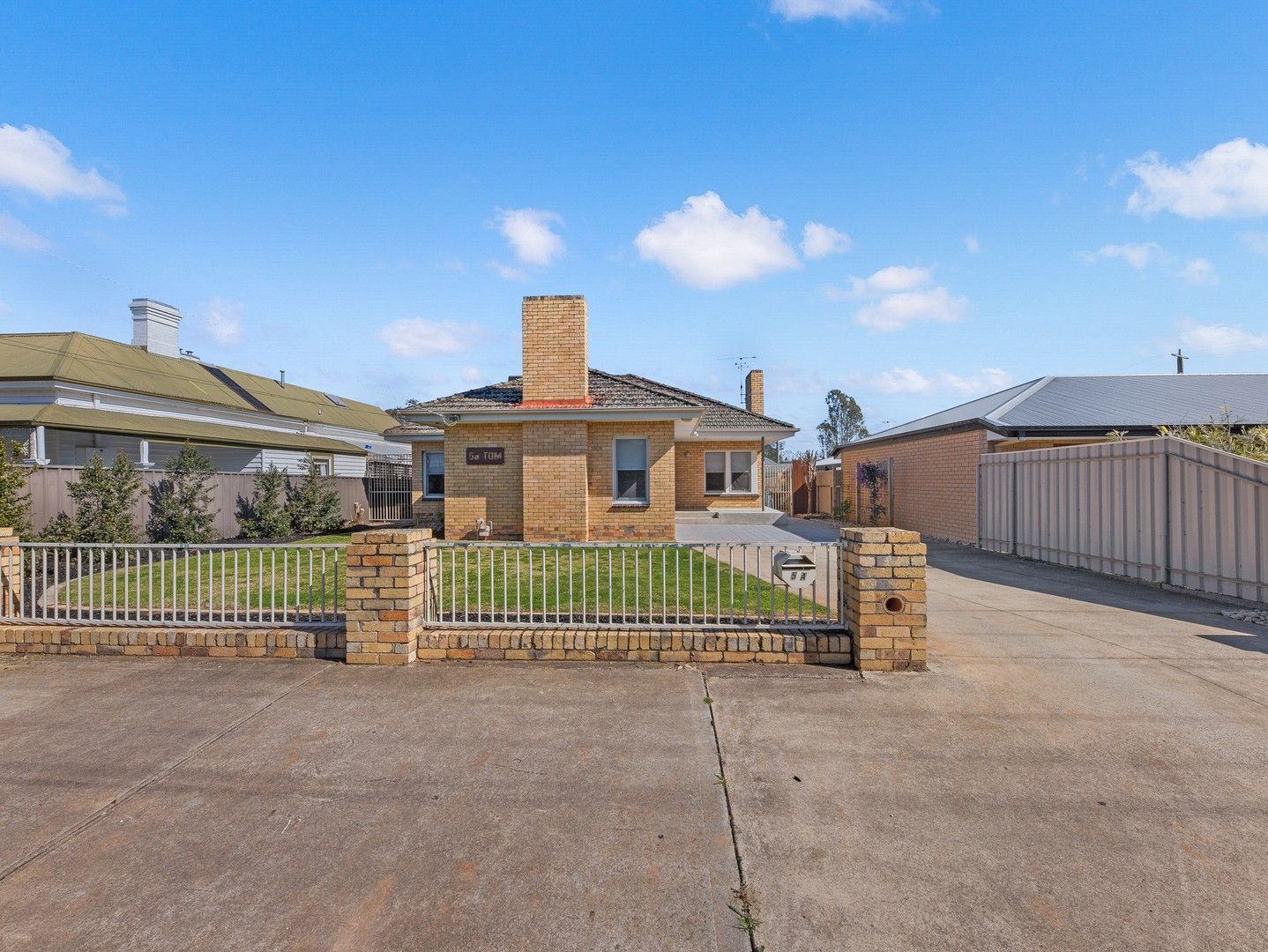 4 bedrooms House in 5A Tom Street YARRAWONGA VIC, 3730