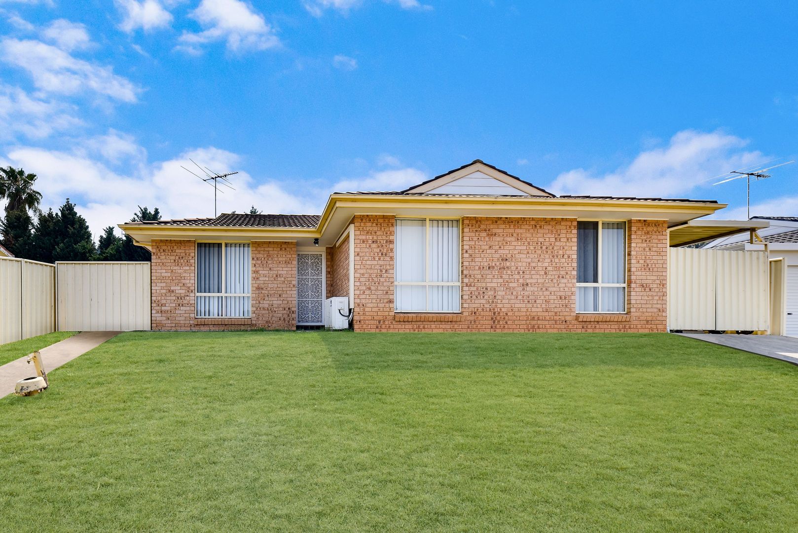 102 Gould Road, Eagle Vale NSW 2558