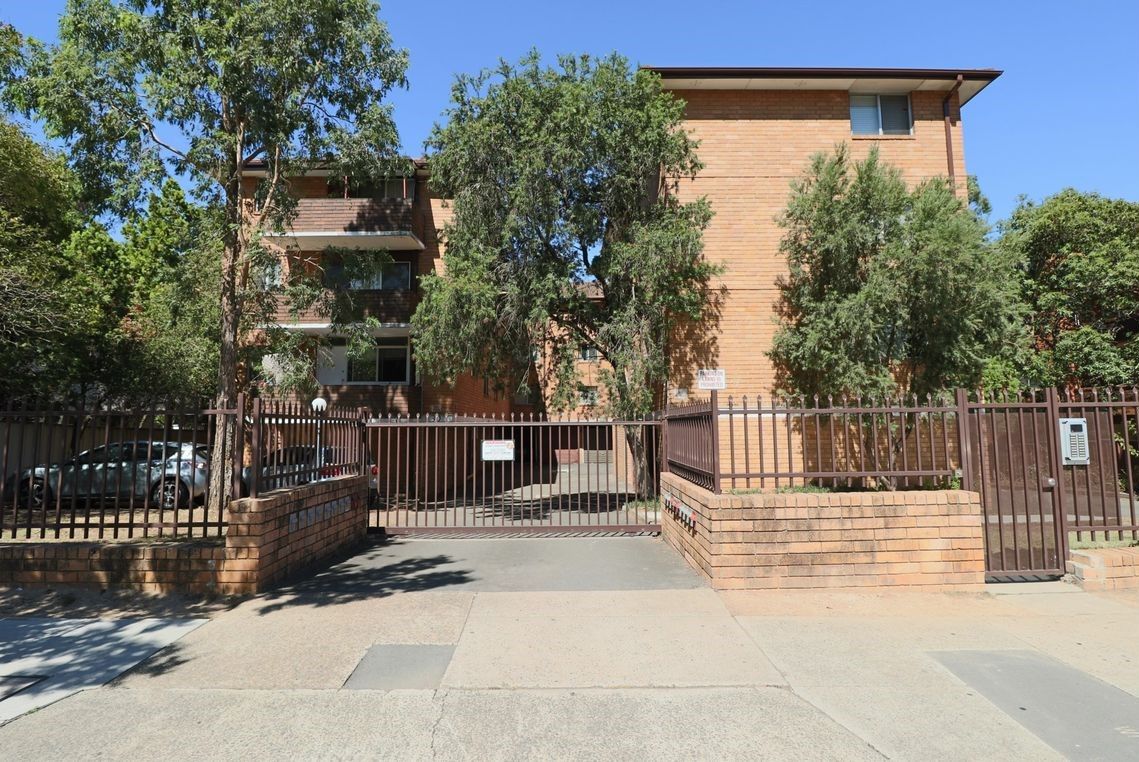 2 bedrooms Apartment / Unit / Flat in 10/30 Goulburn Street LIVERPOOL NSW, 2170