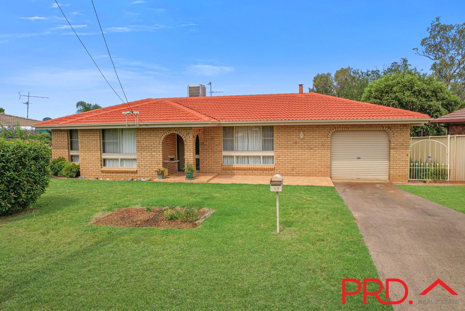 3 bedrooms House in 17 Jemmy Place TAMWORTH NSW, 2340