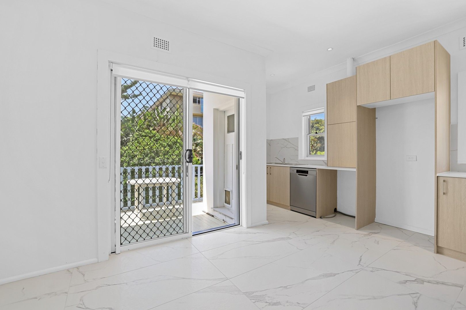 2/90 Ramsgate Avenue, Bondi Beach NSW 2026 Apartment For Rent