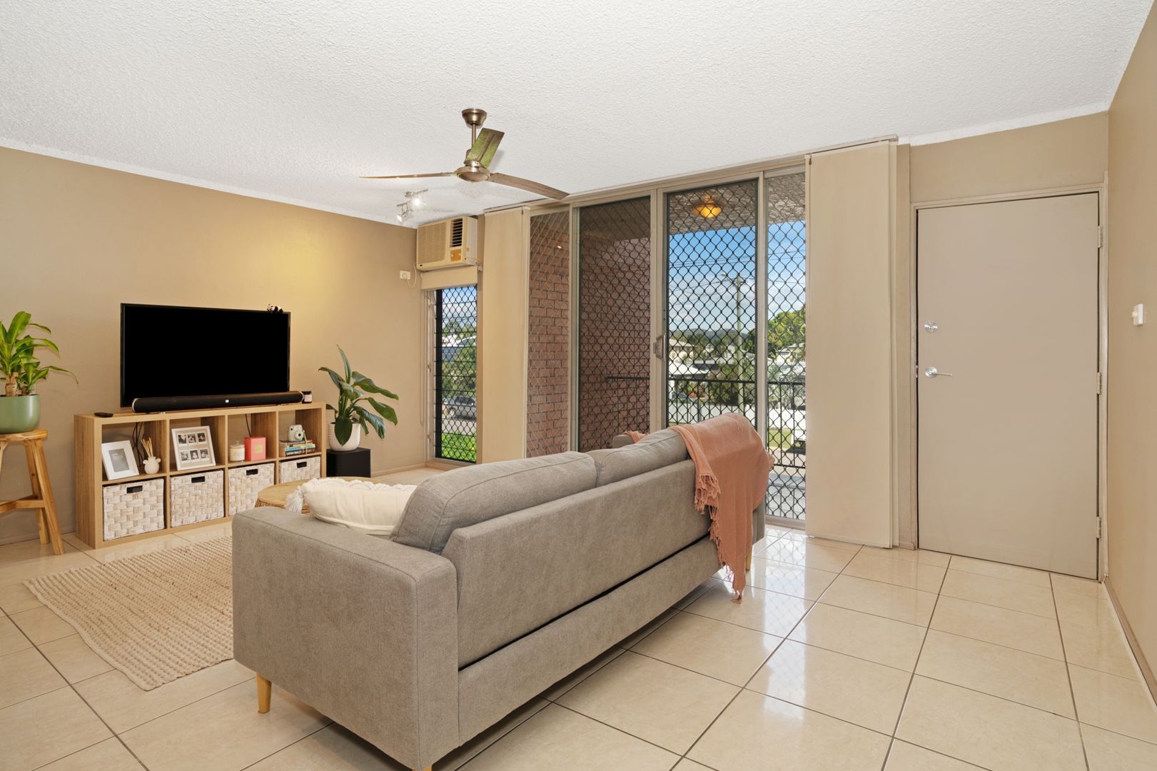 6/31 Surrey Street, Hyde Park QLD 4812, Image 2