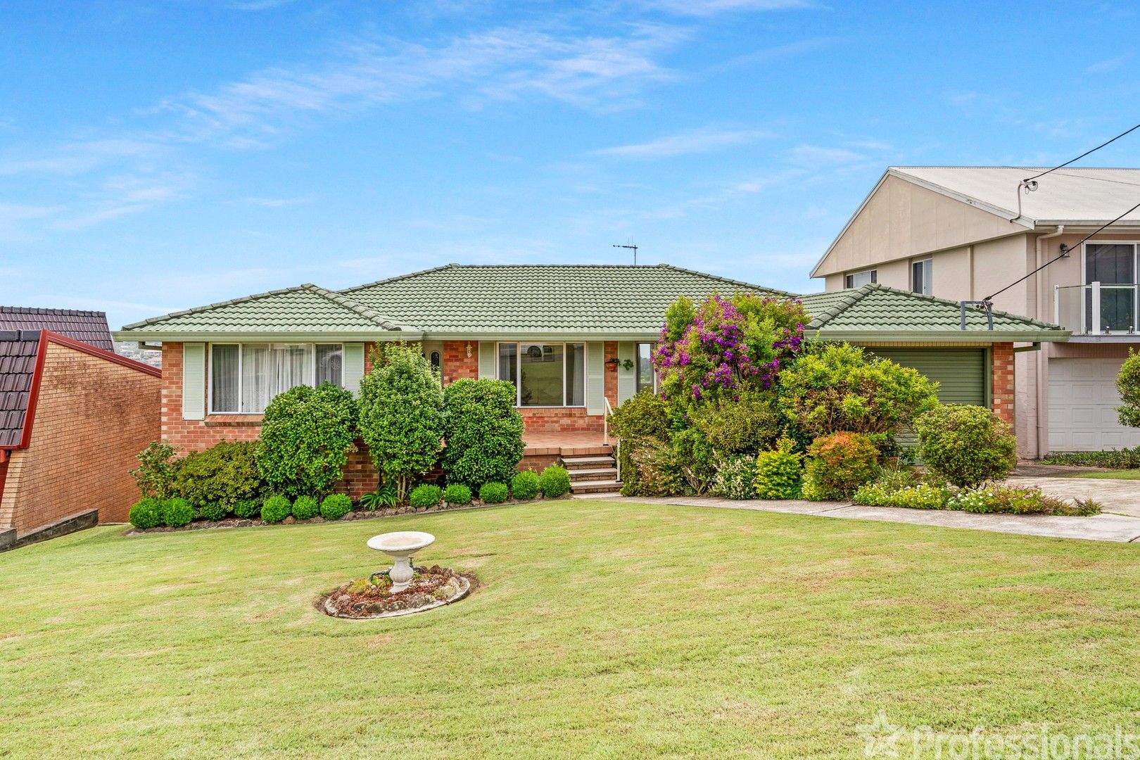 5 bedrooms House in 17 Churchill Road FORSTER NSW, 2428