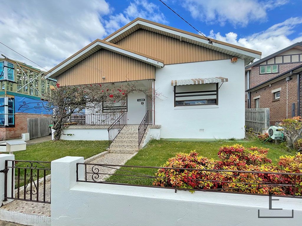 3 bedrooms House in 37 Russell Street RUSSELL LEA NSW, 2046