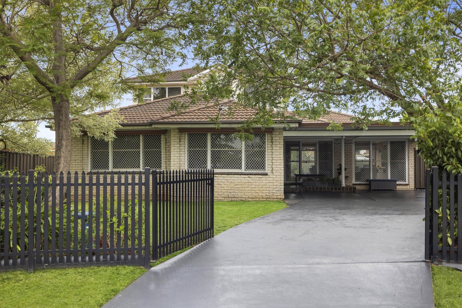 12 Barrie Place, Leumeah NSW 2560, Image 0