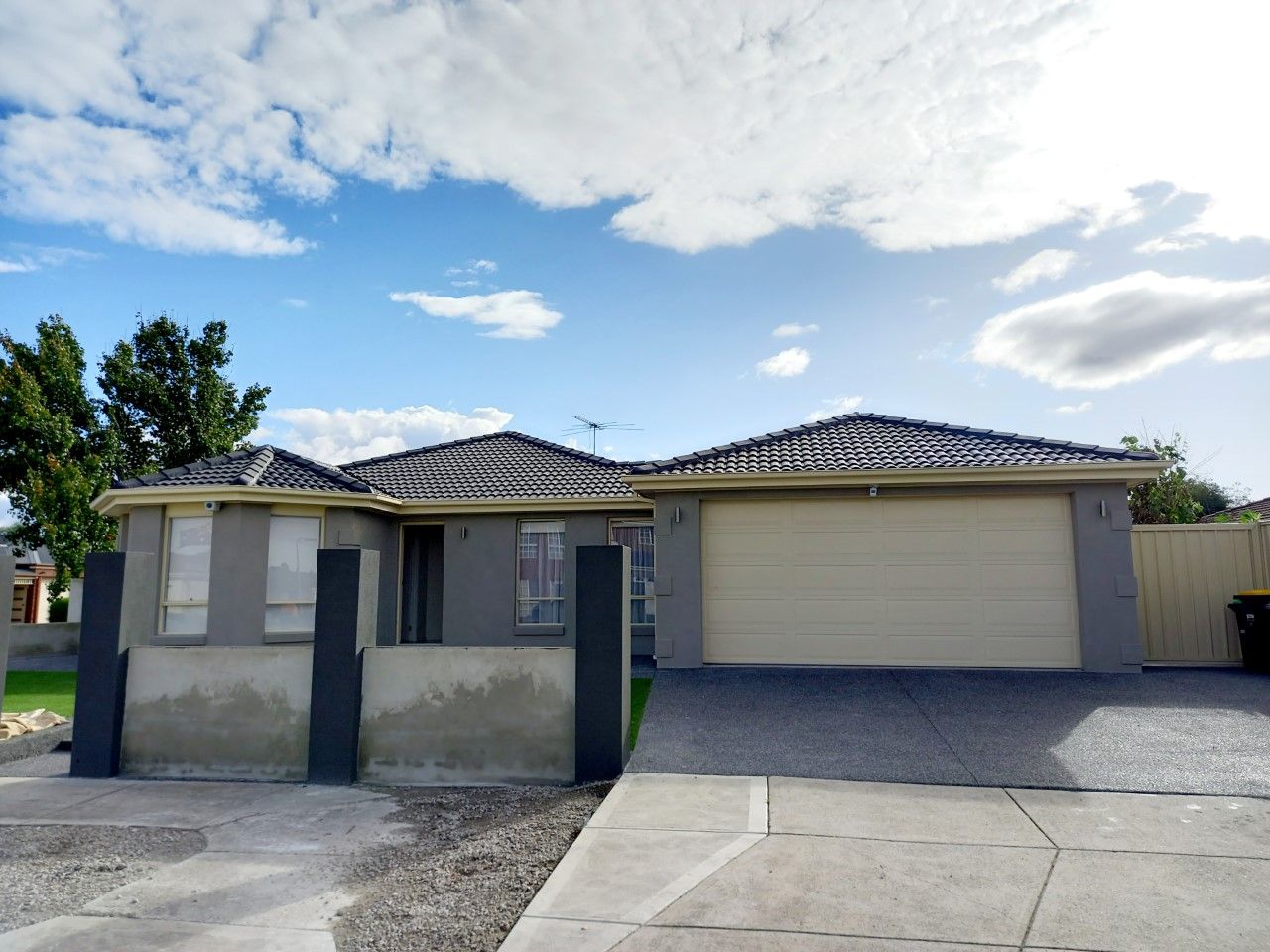 5 Ozzimo Drive, Hillside VIC 3037 House For Rent 550 Domain