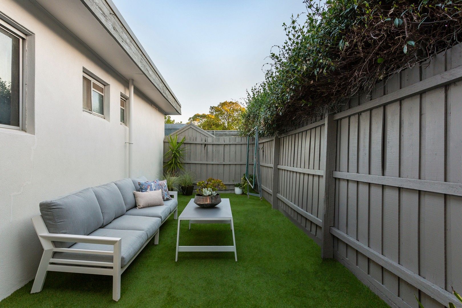 2 bedrooms Villa in 2/20 Yarralea Street ALPHINGTON VIC, 3078
