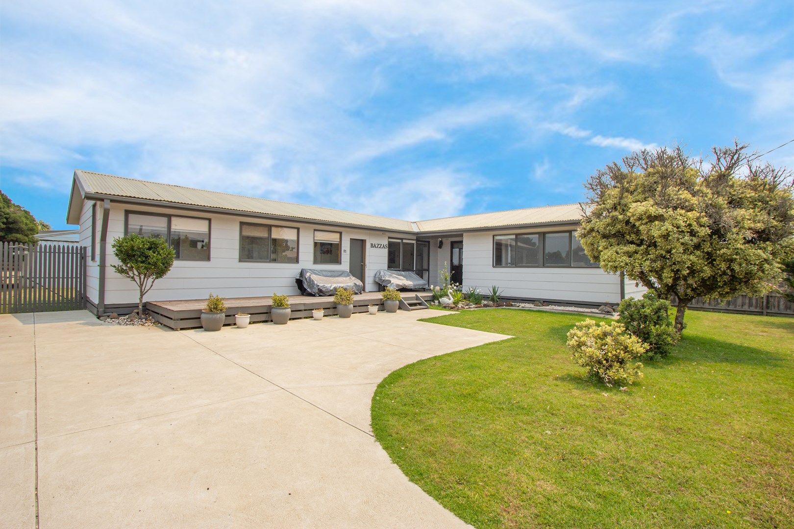 21 Sinclair Avenue, Surf Beach VIC 3922, Image 2