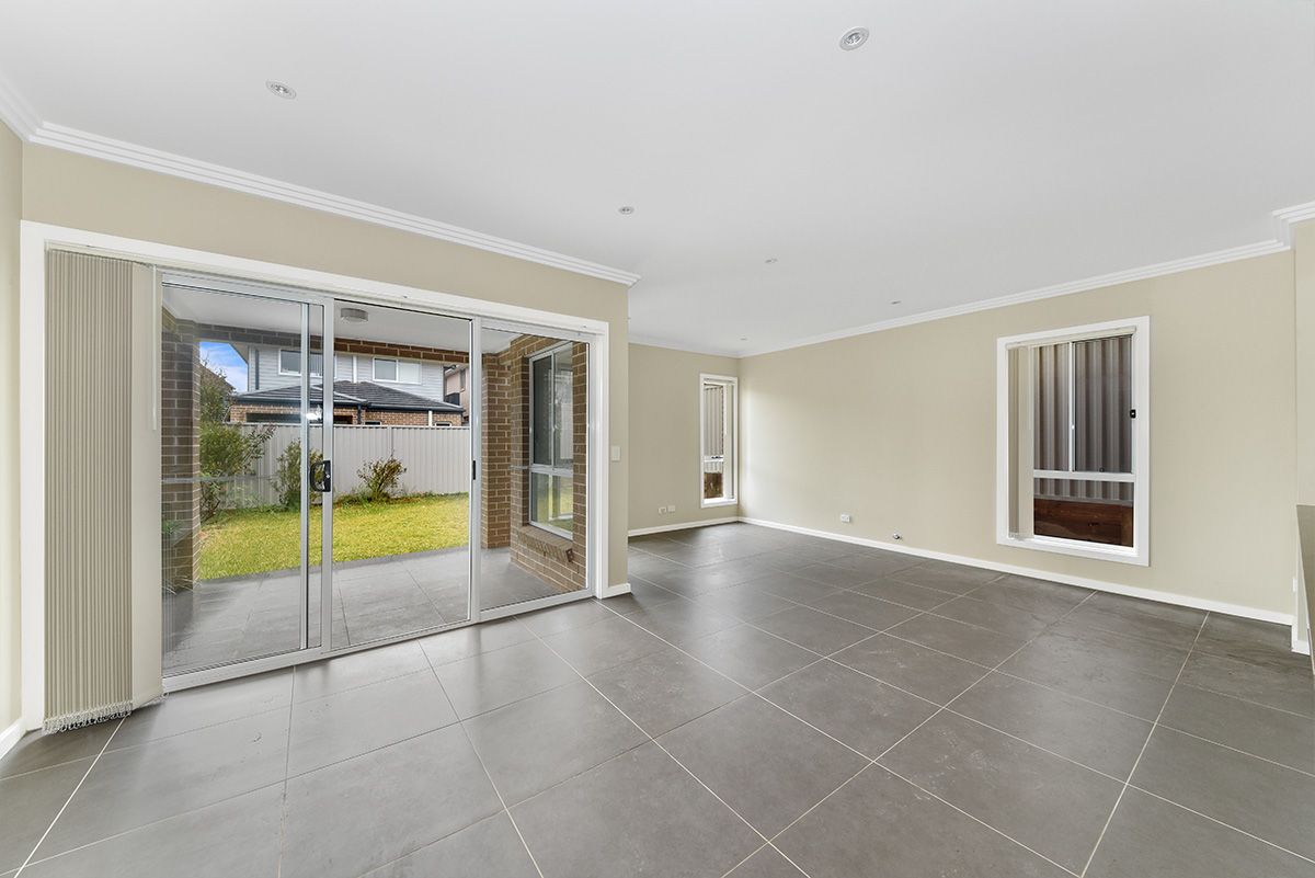 8 Whitley Ave, Kellyville NSW 2155, Image 2