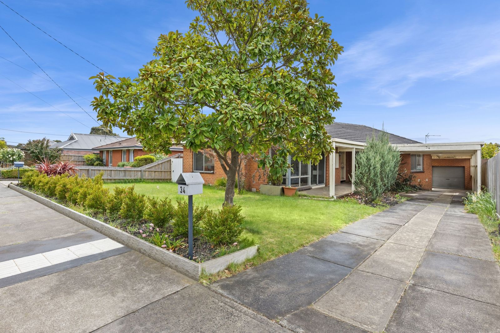 3 bedrooms House in 34 Heysen Drive SUNBURY VIC, 3429