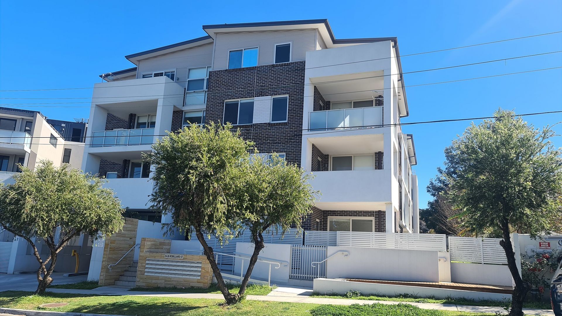 2 bedrooms Apartment / Unit / Flat in 24-26 Robilliard Street MAYS HILL NSW, 2145