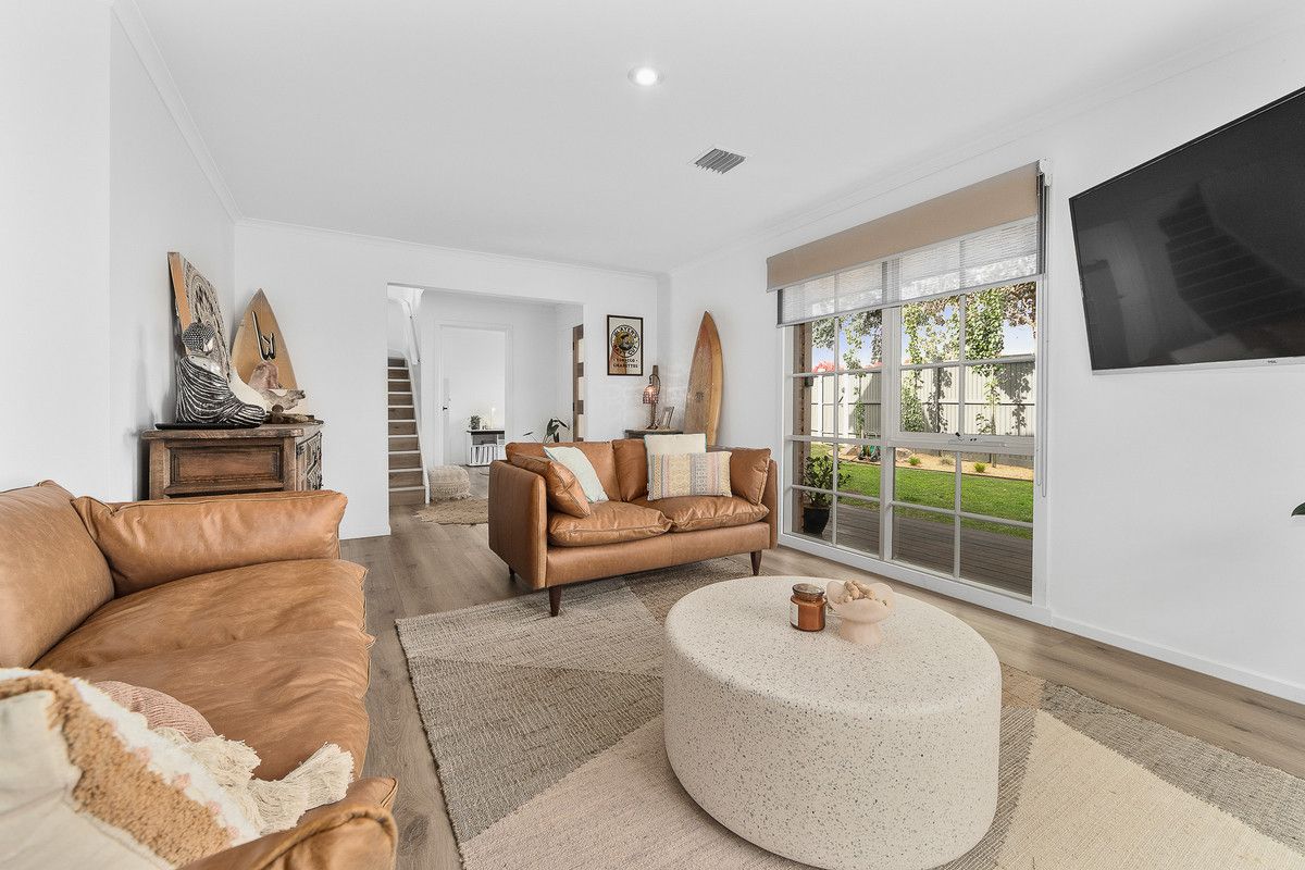 1 Piping Lane, Mount Martha VIC 3934, Image 2